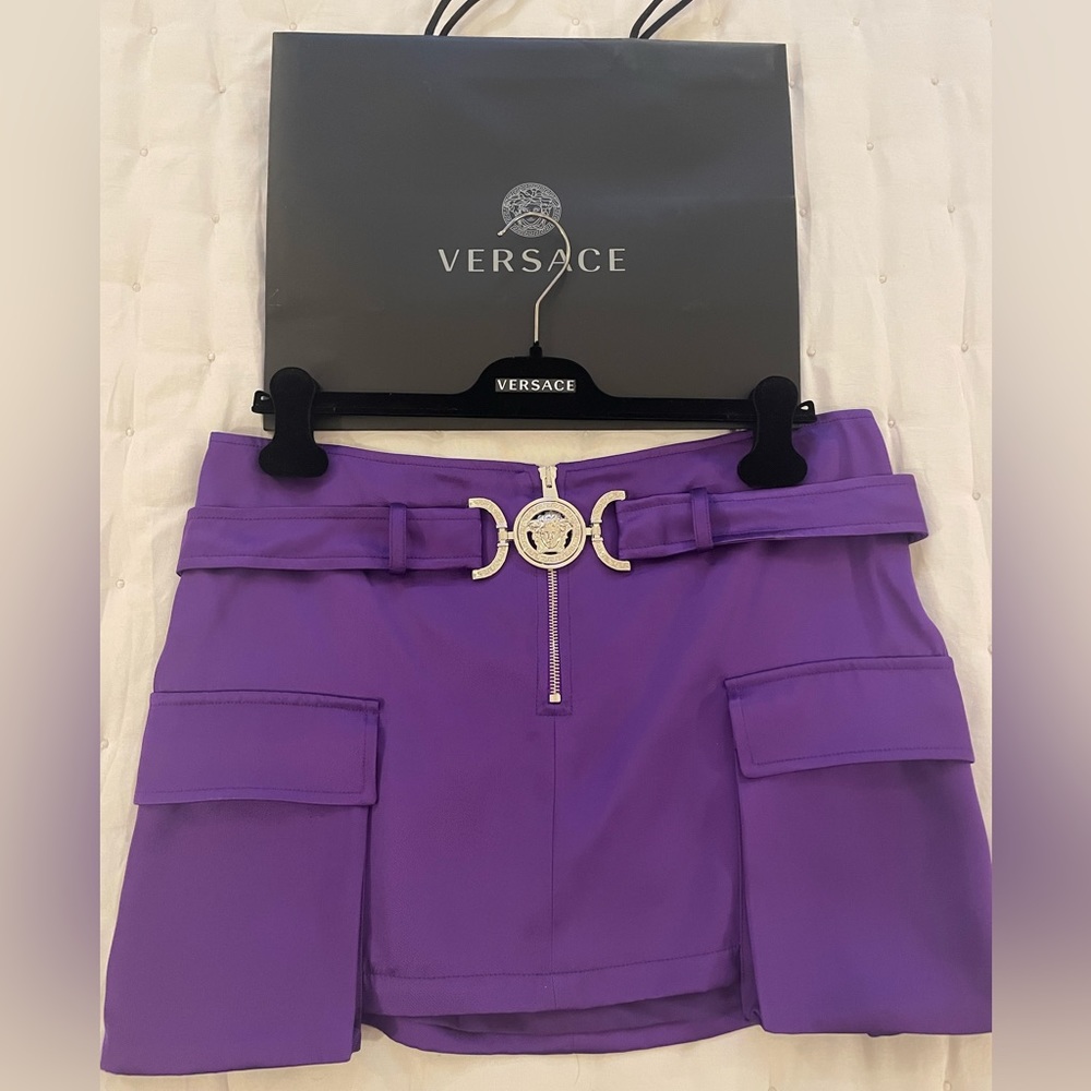 Medusa Plaque Zipped Mini Skirt💜